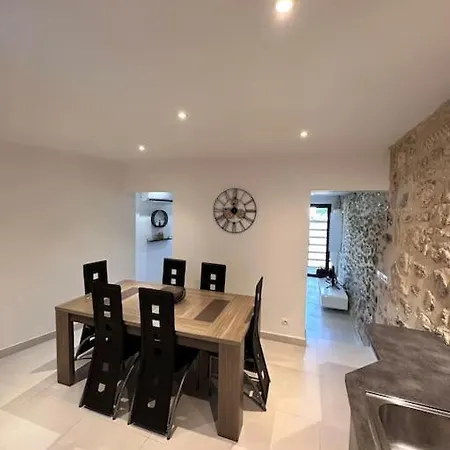 Appartement L'Elegance De La Pierre à Fourques  Extérieur photo
