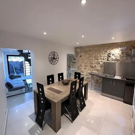 Appartement L'Elegance De La Pierre à Fourques  Extérieur photo